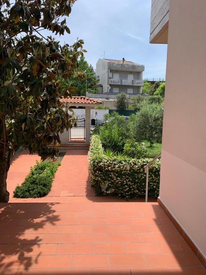 Brezza Affittacamere Montemarciano Exterior photo