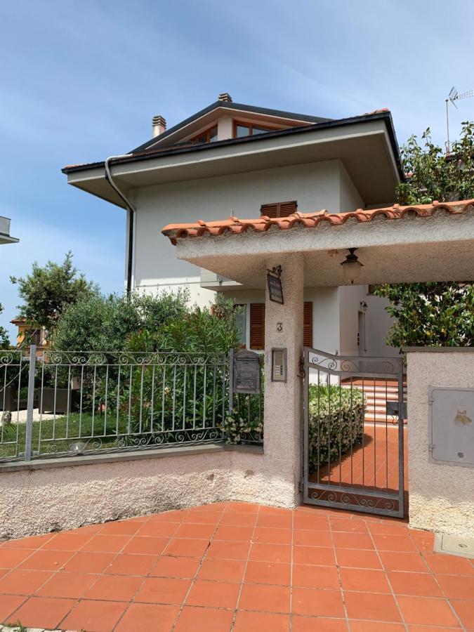 Brezza Affittacamere Montemarciano Exterior photo